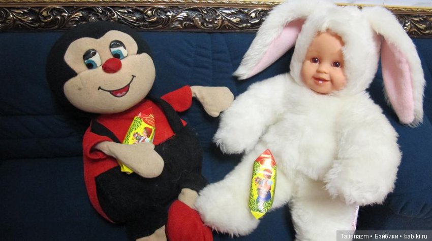 А вот наша Лялечка вгостях у Илюшки-розового ушки))