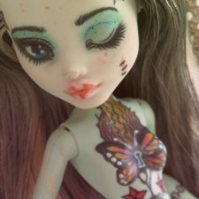 Загадочная мертвая девушка