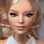 2021 Barbie Looks Doll #6 (GXB28)