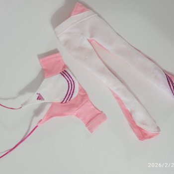 Чей это аутфит?