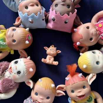 Большая компания эльфов Nines d’onil