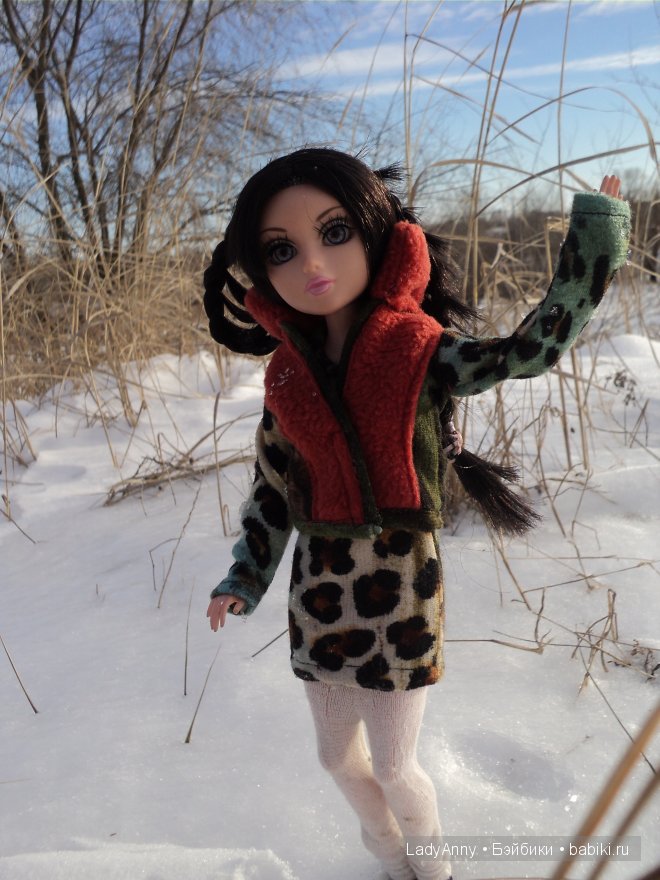 Зимняя прогулка с Moxie Teens