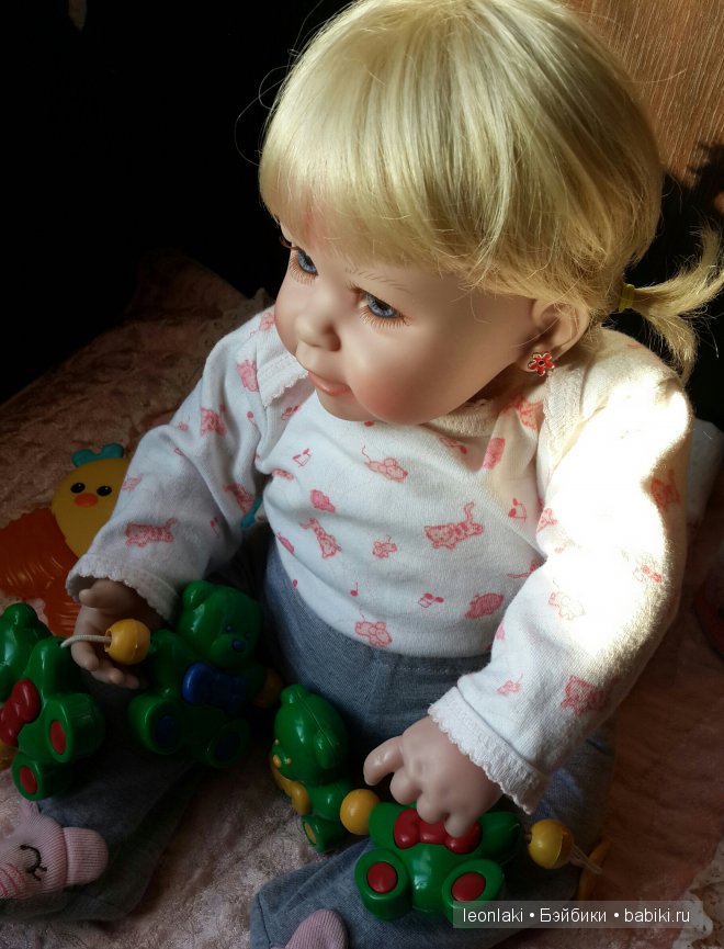 Обожулька Златушка. Adora doll