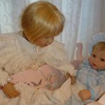 Крошка Adora и ее заботливая сестричка