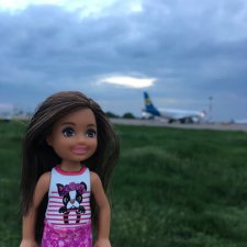 Небо. Девушка. Самолёт.