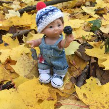 Данька в осеннем лесу