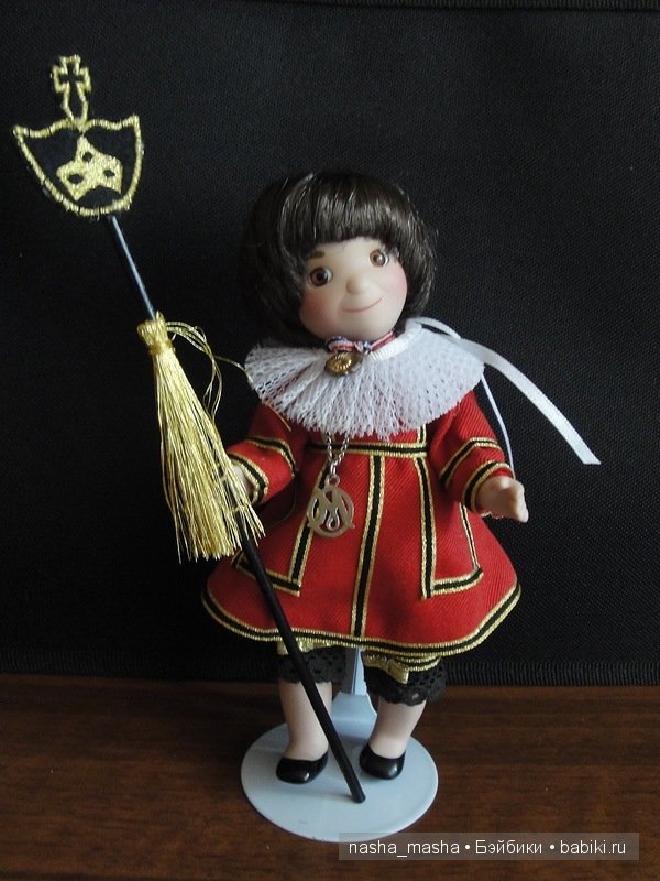 Кукла Marie Osmond "English Beefeater" (Бифитер), 2003г (фото 2)