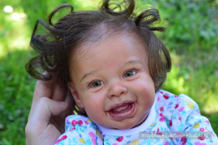 Элла, этническая малышка из молда Харпер от Andrea Arcello