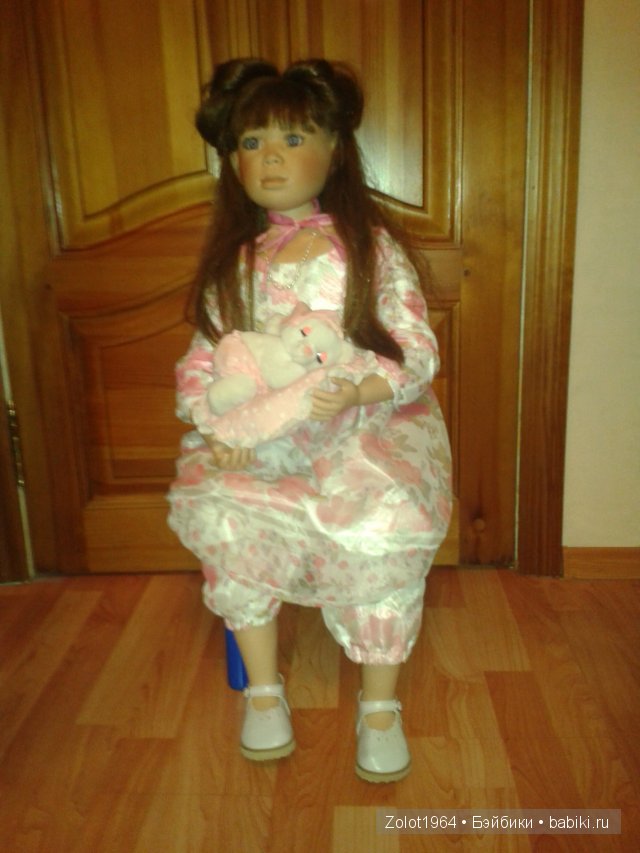 Фарфоровая кукла в розовом (фото 6)