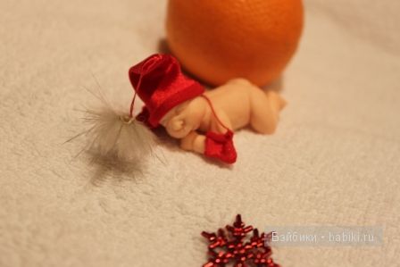 Ирина Мекко, Fimo puppen, малыш из пластики, малыш на апельсине, санта клаус, новогодний сувенир, спящий малыш Ирина Мекко, Fimo puppen, малыш из пластики, малыш на апельсине, санта клаус, новогодний сувенир, спящий малыш