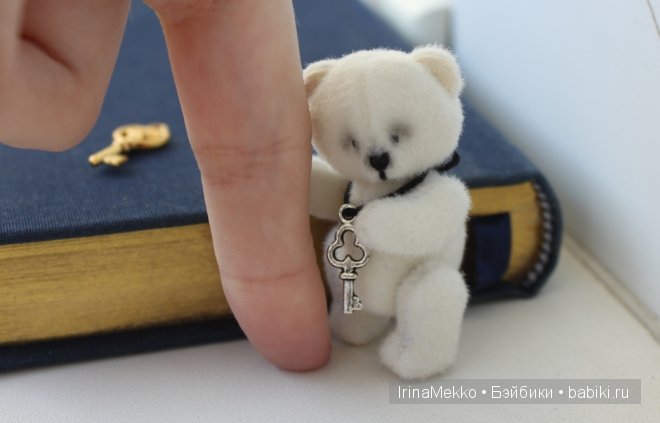 Авторская игрушка Ирины Мекко, мини-мишка