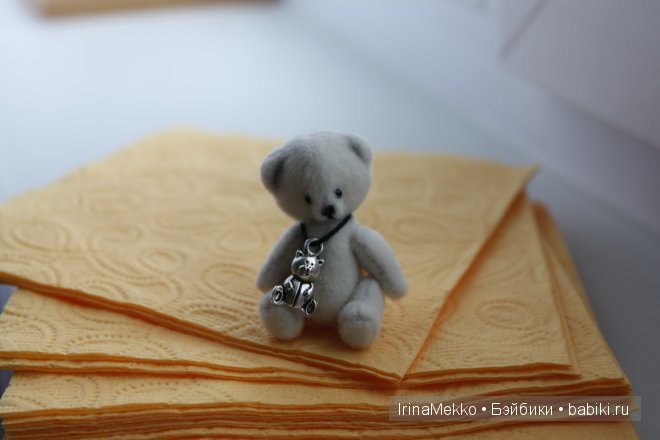 Авторская игрушка Ирины Мекко, мини-мишка