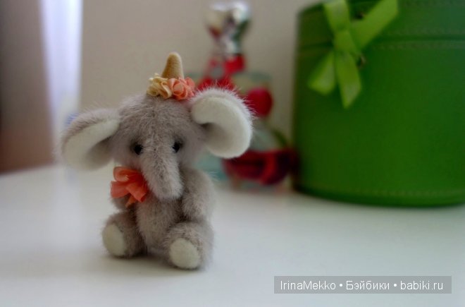 Авторская игрушка Ирины Мекко, мини слоник