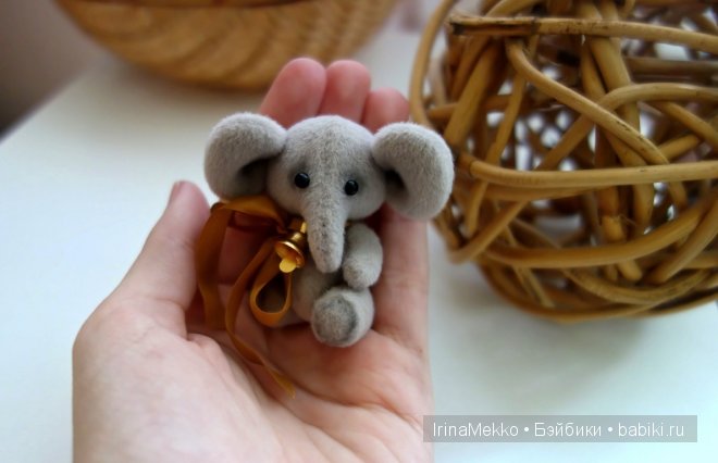 Авторская игрушка Ирины Мекко, мини слоник