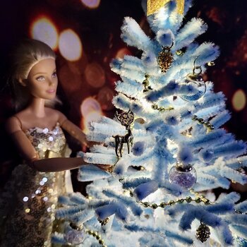 Разноцветный Новый год ! или Кто сказал что ёллочка должна быть зелёной ?