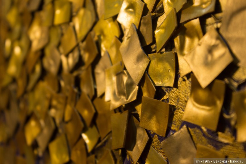 Фрагмент картины "Золотые деревья". Фактурная картина. Холст. Акрил.