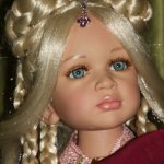 Капли хрустальные, встывшие в олово, миндалевидных глаз... Бали (Bali Hi) от Pamella Erff