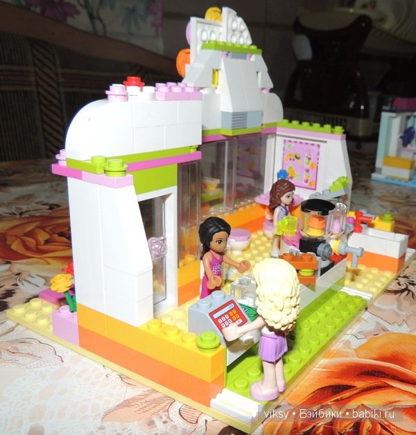 Экскурсия по нашему городку. Увлечение дочек Lego Friends