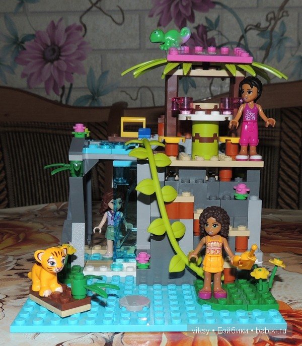 Экскурсия по нашему городку. Увлечение дочек Lego Friends