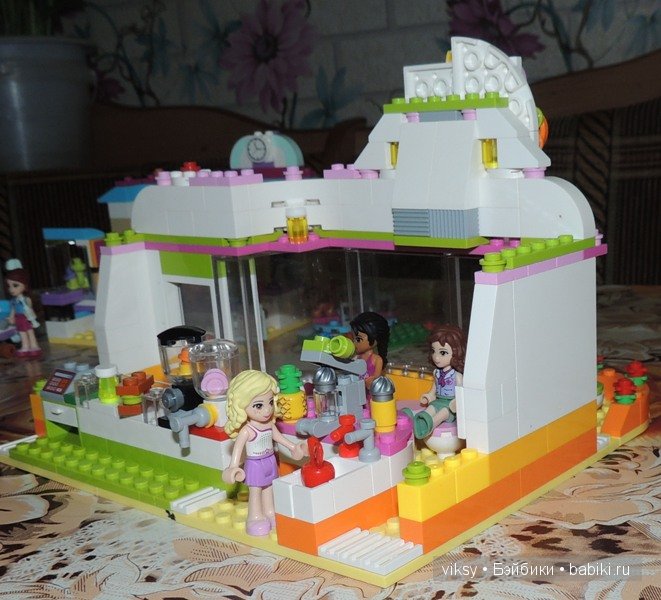 Экскурсия по нашему городку. Увлечение дочек Lego Friends