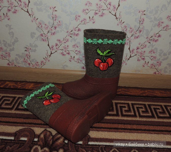 Валенки, валенки, расшитые для маленьких