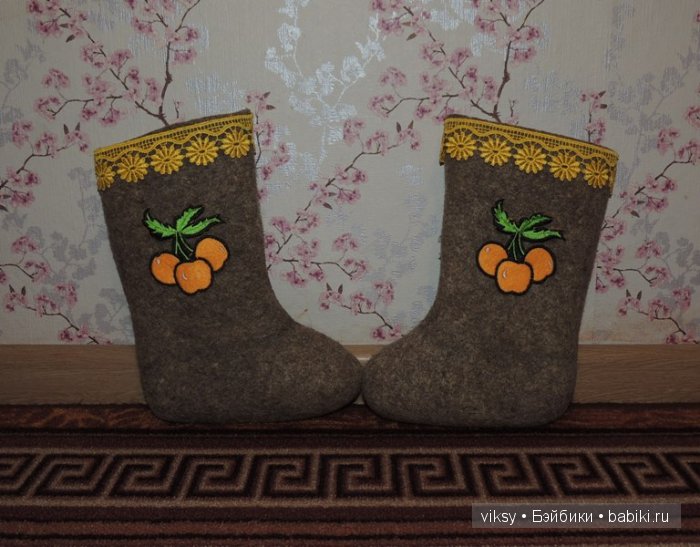 Валенки, валенки, расшитые для маленьких (фото 9)