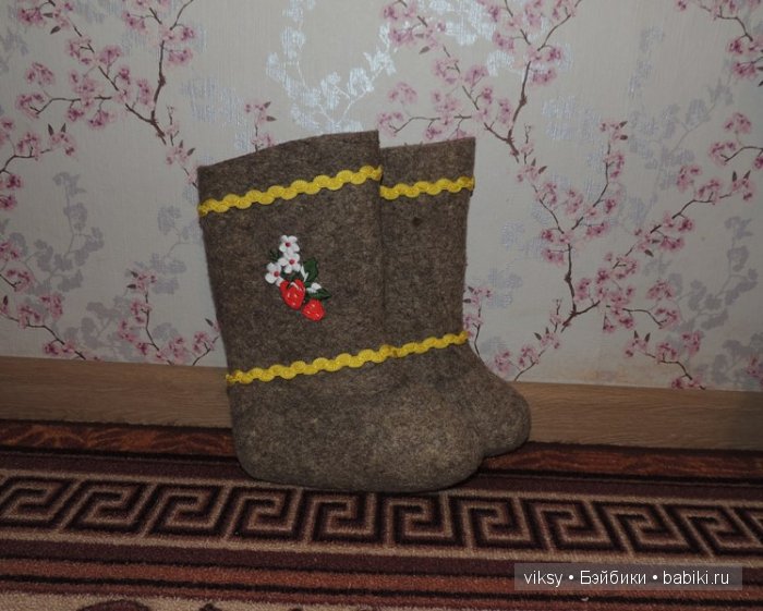 Валенки, валенки, расшитые для маленьких