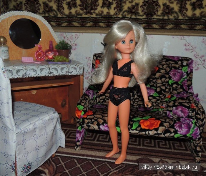 Шикарная блондинка и роскошная брюнетка. Bambola Corinne Italocremona