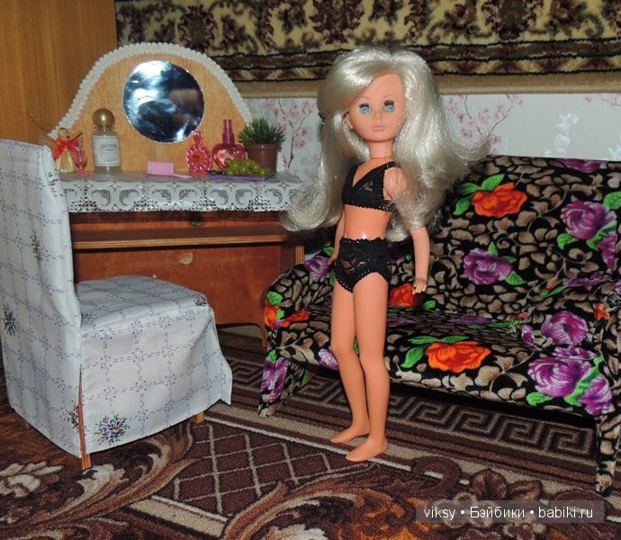 Шикарная блондинка и роскошная брюнетка. Bambola Corinne Italocremona