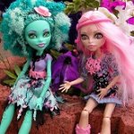 Лето... Цветы... Монстры...