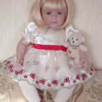 Малышка Каролина от Adora в красных лаковых туфельках