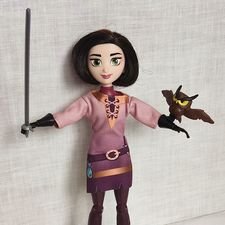 Кассандра с совой(мульт-сериал «Рапунцель: Новая история») от Хасбро.