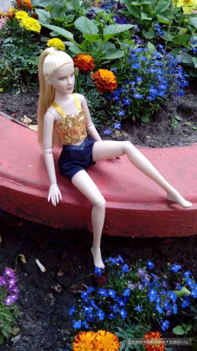Прогулка по клумбам — Куклы J