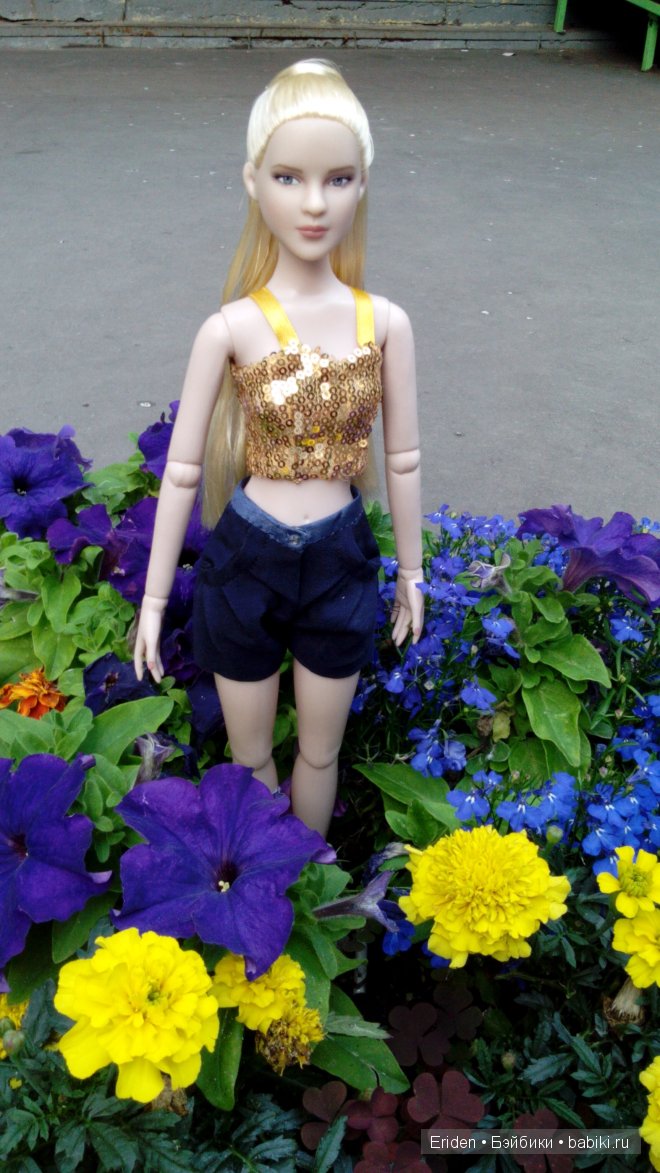 Прогулка по клумбам — Куклы J