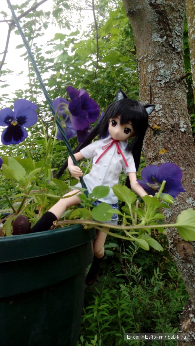 Отдых на даче. Куклы тоже отдыхают