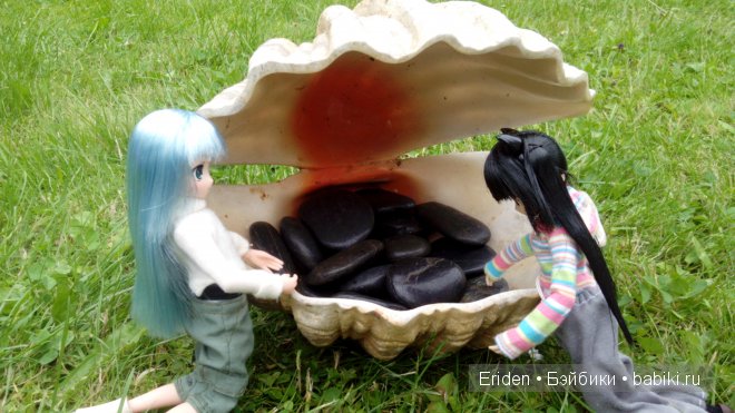 Отдых на даче. Куклы тоже отдыхают