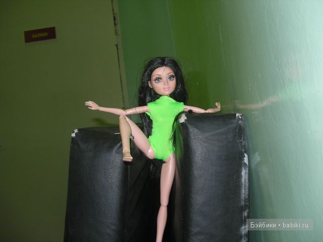 Юля занимается спортом | Бэйбики Юля занимается спортом — Куклы Bratz (Братц) и Moxie Girlz: MGA (фото 3)