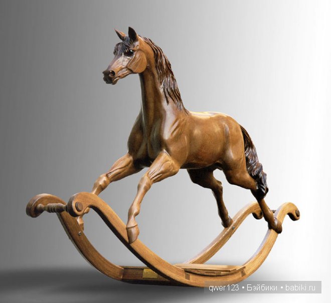 Деревянная ретро-игрушка: лошадка-качалка