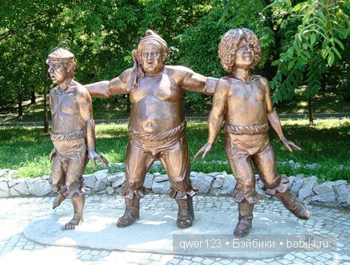 Памятники героям мультфильмов