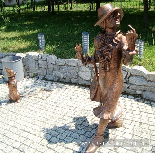 Памятники героям мультфильмов