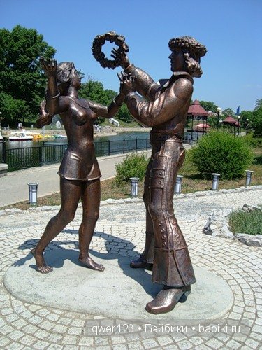 Памятники героям мультфильмов