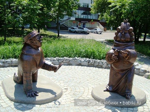 Памятники героям мультфильмов