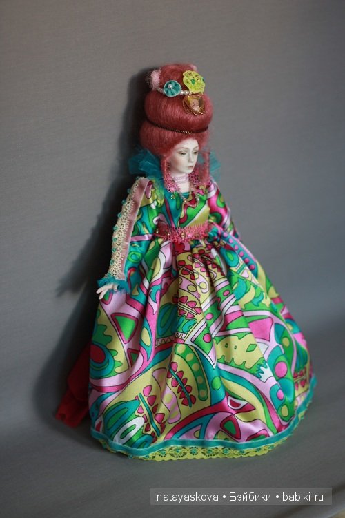 Фарфоровая шарнирная кукла Червонная королева из страны чудес, Natasha Yaskova