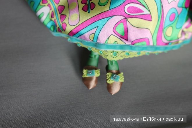 Фарфоровая шарнирная кукла "Червонная королева из страны чудес", Natasha Yaskova (фото 5)