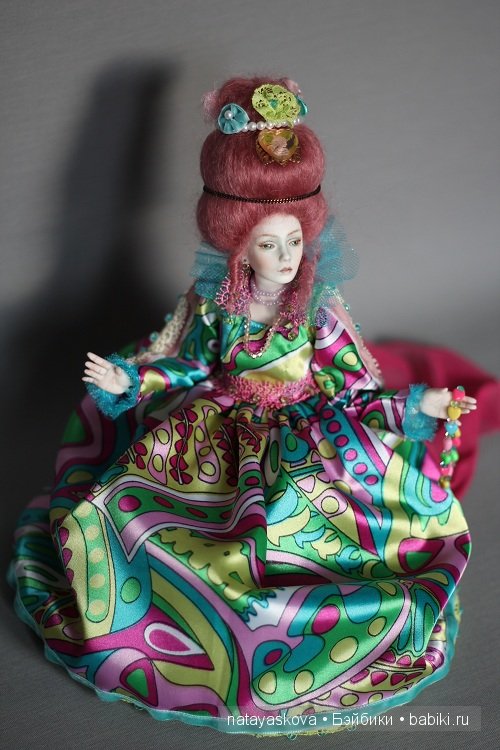Фарфоровая шарнирная кукла "Червонная королева из страны чудес", Natasha Yaskova | Бэйбики Фарфоровая шарнирная кукла "Червонная королева из страны чудес", Natasha Yaskova (фото 3)