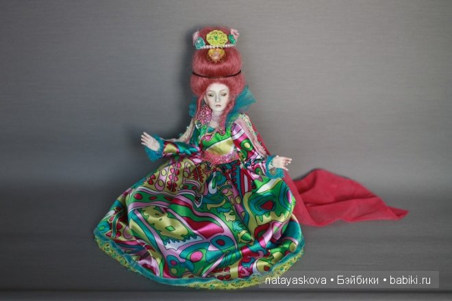 Фарфоровая шарнирная кукла Червонная королева из страны чудес, Natasha Yaskova