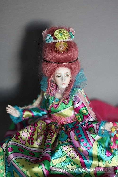 Фарфоровая шарнирная кукла Червонная королева из страны чудес, Natasha Yaskova