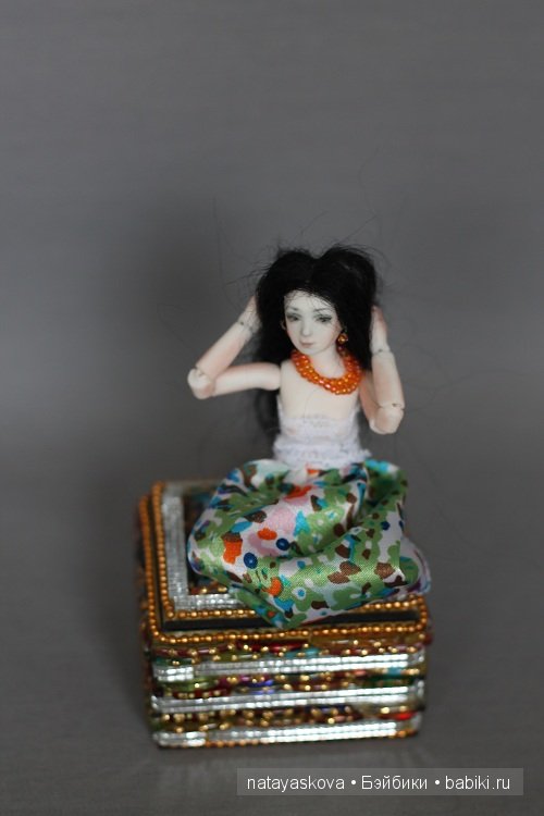 Новые малышки масштаба 1/12. Фарфоровые куклы