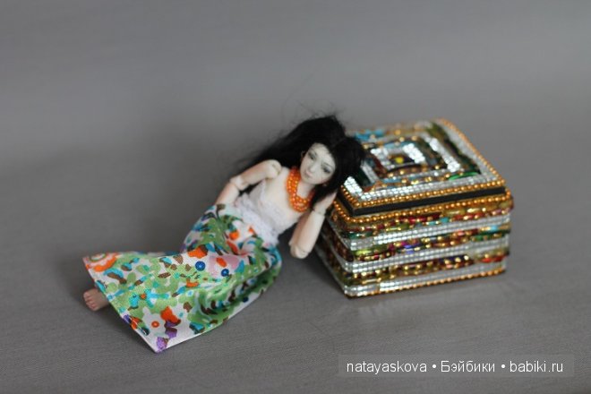 Новые малышки масштаба 1/12. Фарфоровые куклы