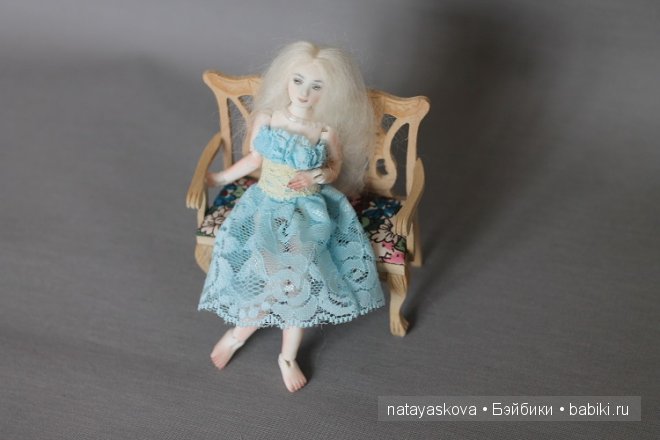 Новые малышки масштаба 1/12. Фарфоровые куклы (фото 8)